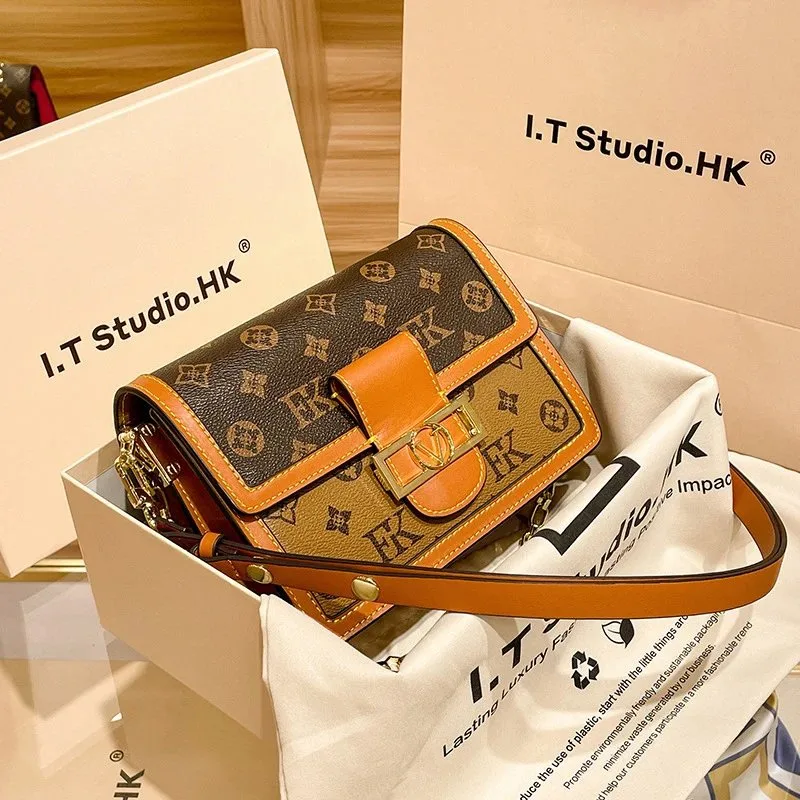 I.T Studio.HK Monogr