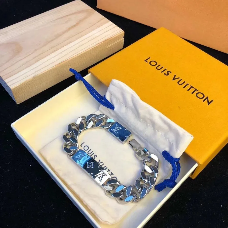 Louis Vuitton Chain